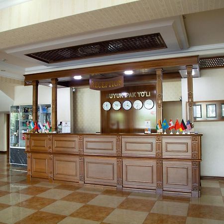 Buyuk Ipak Yo'Li Hotel Namangan Exterior photo