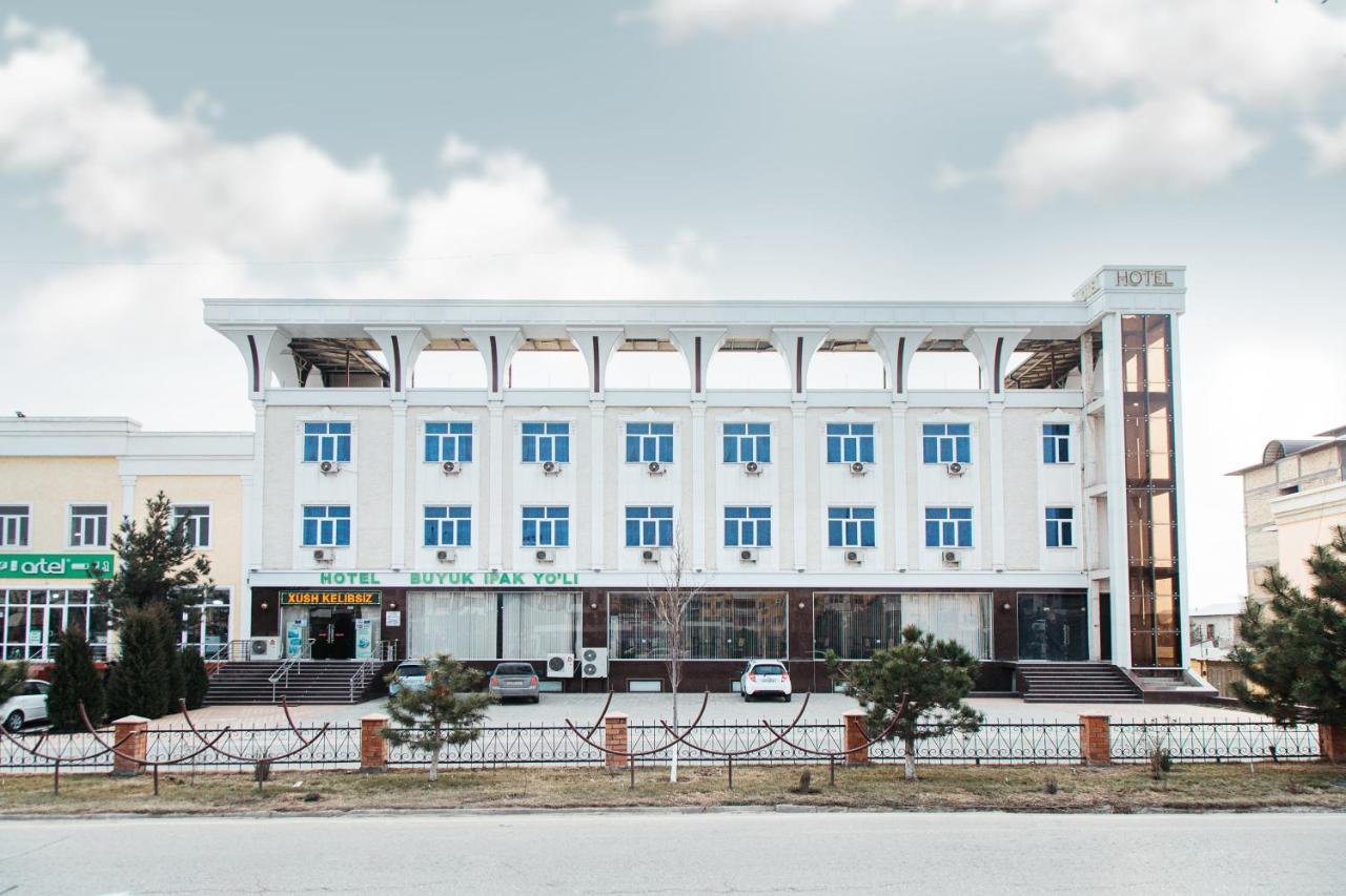 Buyuk Ipak Yo'Li Hotel Namangan Exterior photo