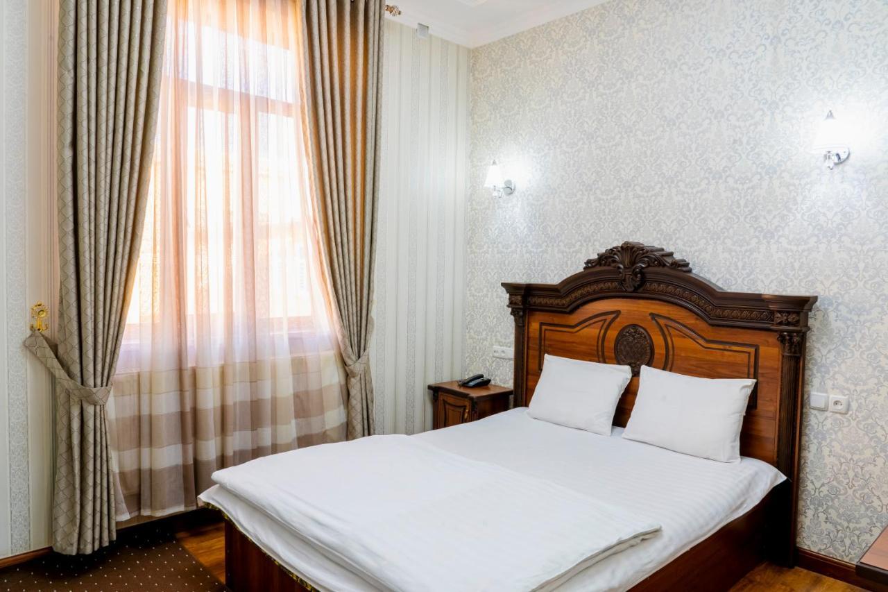 Buyuk Ipak Yo'Li Hotel Namangan Exterior photo