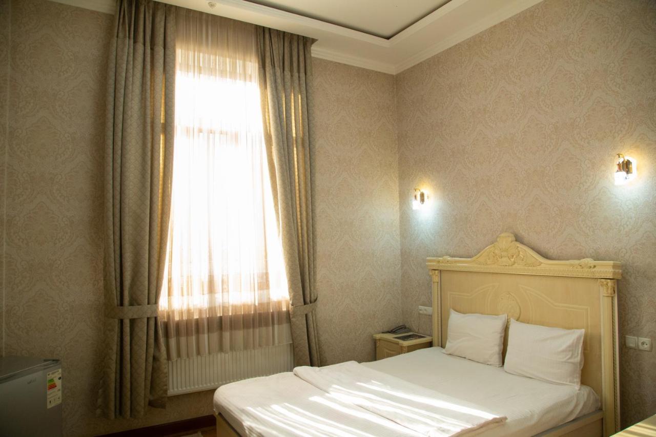 Buyuk Ipak Yo'Li Hotel Namangan Exterior photo